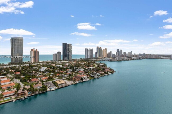 Building Photo - 19101 NE 36th Pl