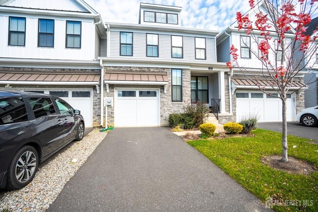 Building Photo - 16 Clover Ln