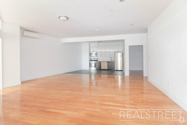 Building Photo - LUXURY 2 Bed LOFT in Queens!