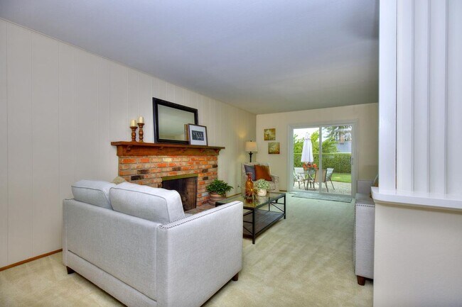 Building Photo - 15104 Bellflower Ct