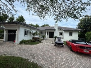 Building Photo - 12885 SW 77th Ave