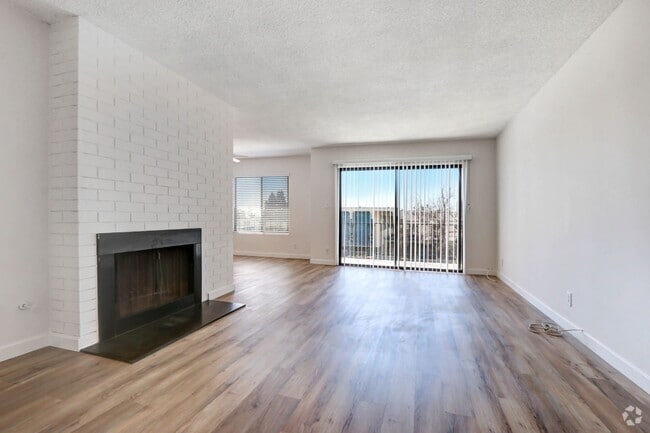 Building Photo - 1306 Armacost Ave