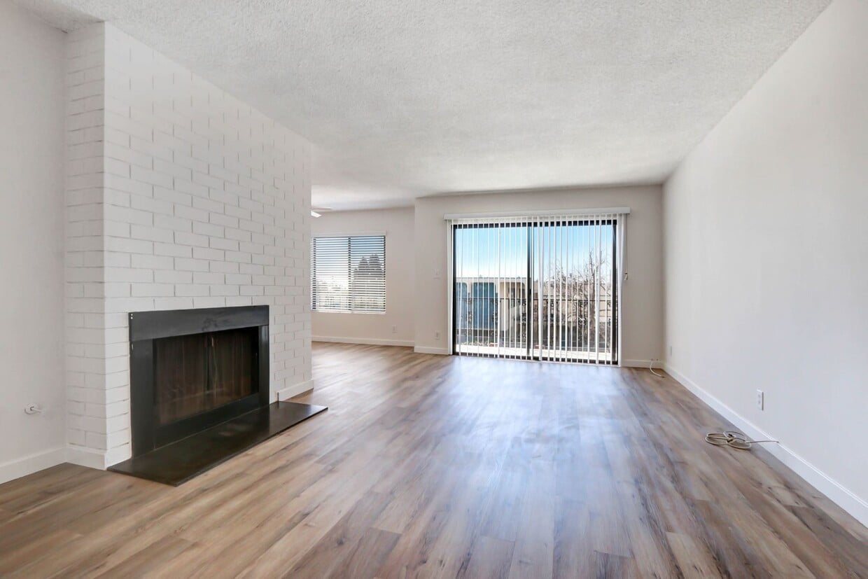 Primary Photo - 1306 Armacost Ave
