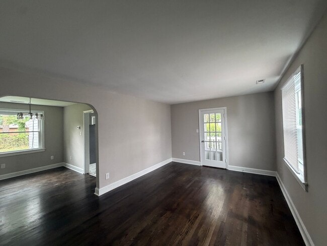 Building Photo - 3912 Pinalto Dr