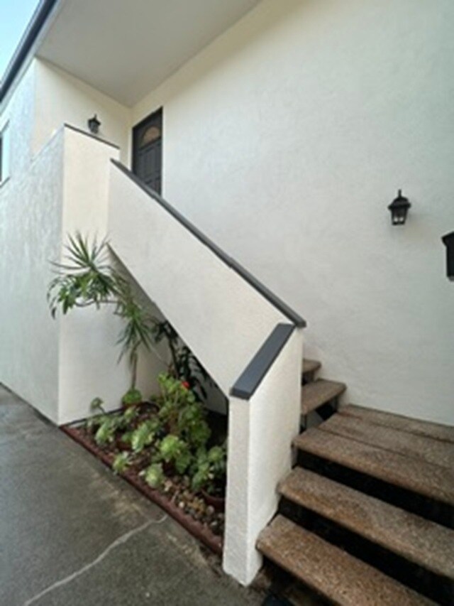 Building Photo - 501 Marguerite Ave