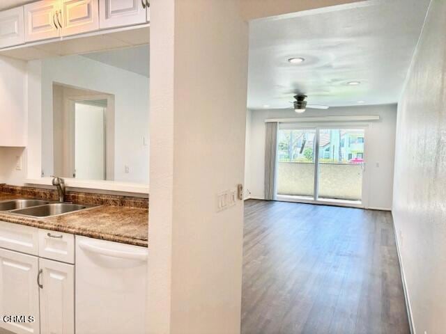 Primary Photo - 377 E Surfside Dr