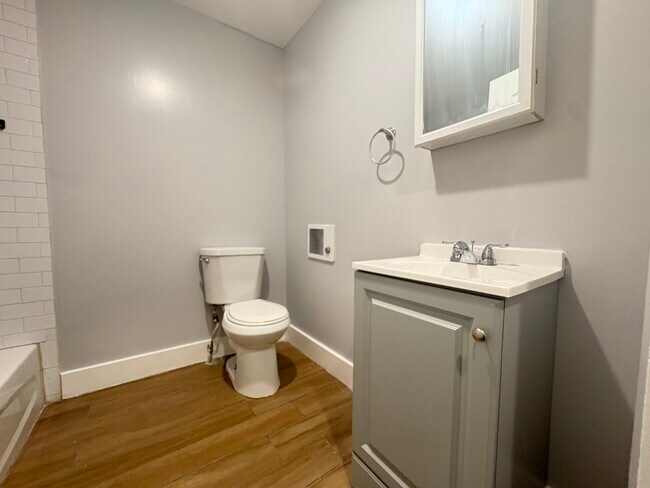 233 MLK #1R — photo 8 of 10