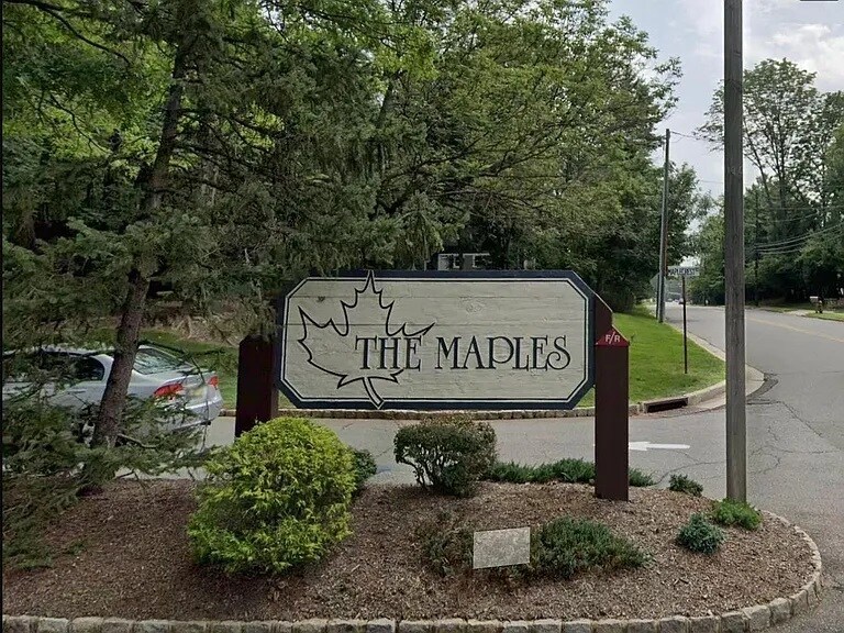 104 Maplecrest Rd, Edison, NJ 08820 Condo for Rent in Edison, NJ