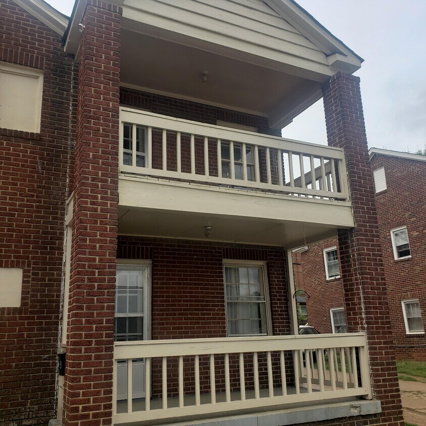Primary Photo - 1430 Park Dr