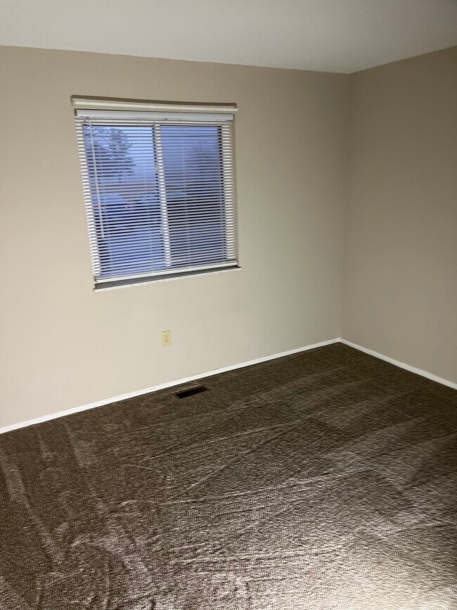 Foto del edificio - 2275 N Cable Rd