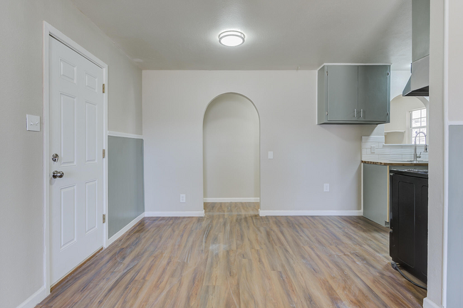 Foto del edificio - 2203 E 29th St
