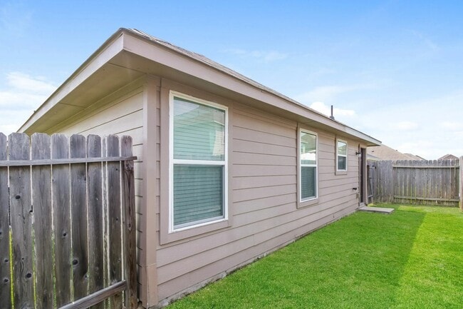 Building Photo - 13206 Withee Path Ln