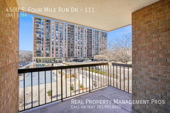Foto del edificio - 4500 S Four Mile Run Dr
