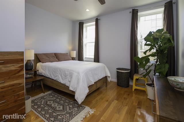 Foto del edificio - 4 br, 2 bath House - 968 Summit Ave