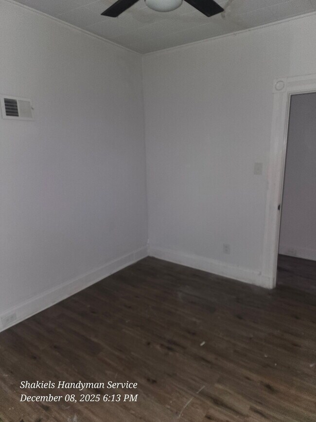 Segundo dormitorio - 6216 Elmwood Ave