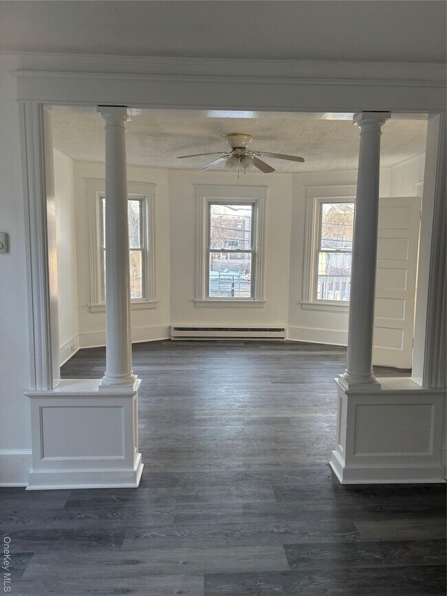 Building Photo - 20 N White St