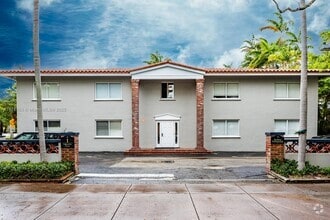 Building Photo - 1 Edgewater Dr