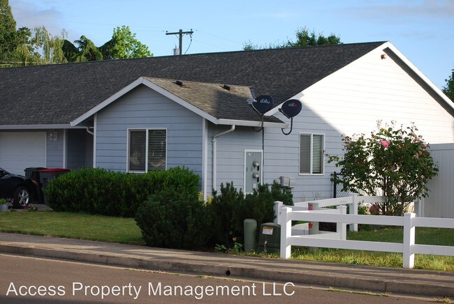 Building Photo - 400 E Washington St