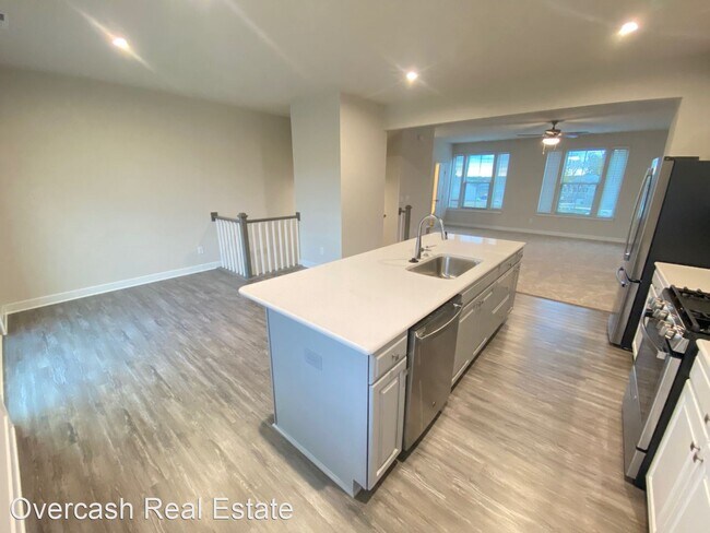 Building Photo - 3 br, 2.5 bath House - 105-A Helm Lane