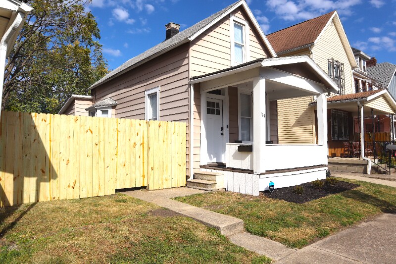 Foto principal - 126 E Woodrow Ave