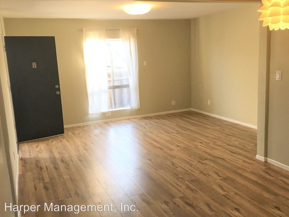 Primary Photo - 2 br, 1 bath Apartment - 2333 Hauser Bl