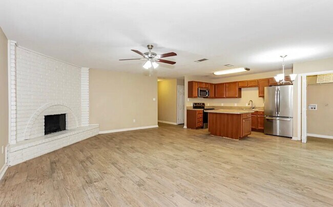 Foto del edificio - 2309 Tallowood Ct
