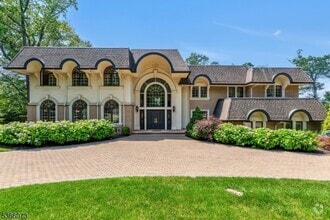 Building Photo - 82 Jackson Dr