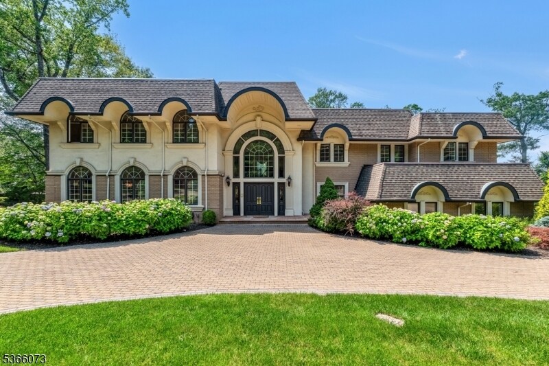 Foto principal - 82 Jackson Dr
