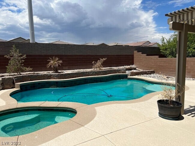 Foto del edificio - 7409 Rivermeade St