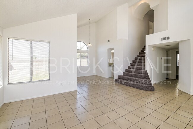 Building Photo - 565 Ivesbrook Street