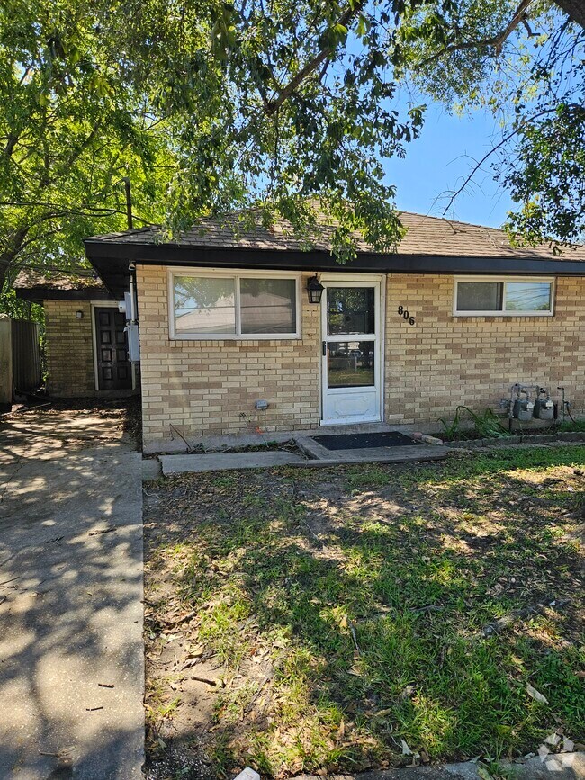 Chalmette Plaza Short Term Apartments for Rent Chalmette, LA 1