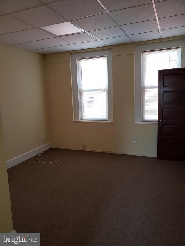 Primary Photo - 1210 N Main St
