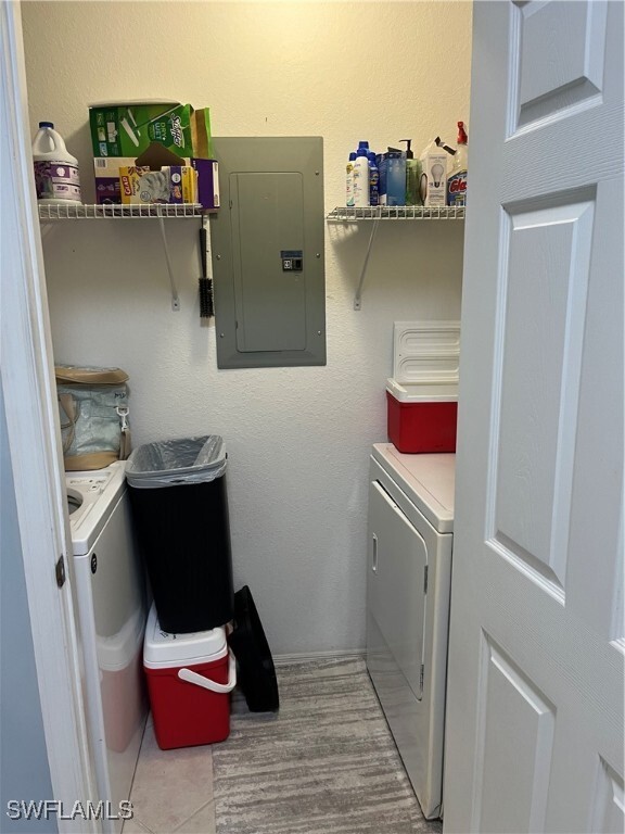 Building Photo - 9005 Colby Dr