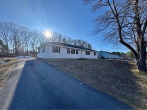 Building Photo - 106 Burnell Dr