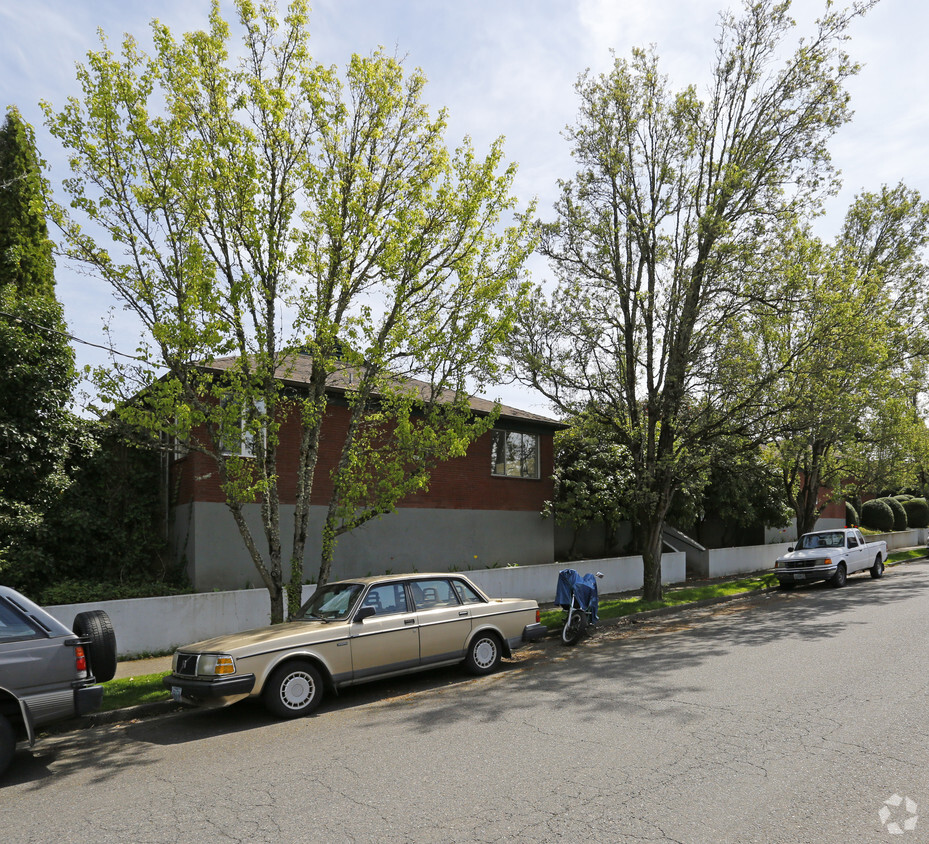 Building Photo - Waverly Village Apartments