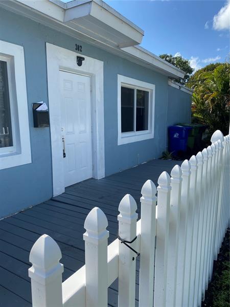 Primary Photo - 300 NW 16th St