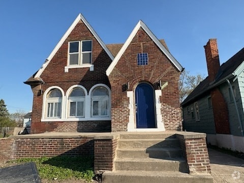 Building Photo - 2435 Leslie St