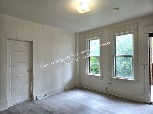 Building Photo - 331 W North St