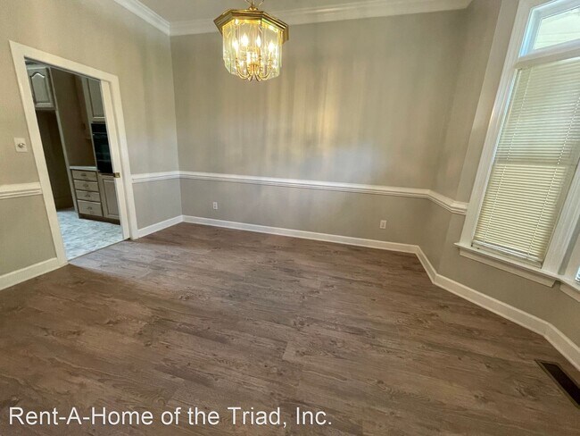 Building Photo - 4 br, 3 bath House - 4100 Deloach Court