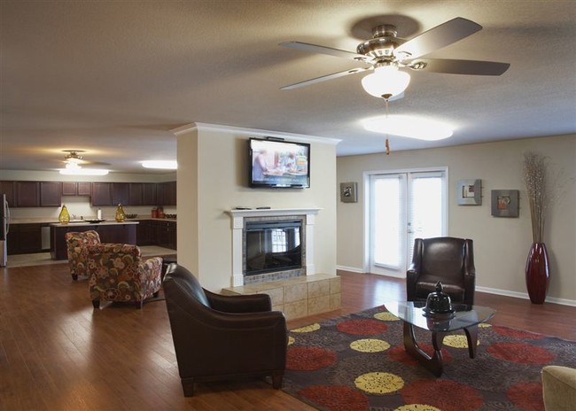 Building Photo - 2601 Pershing Cir