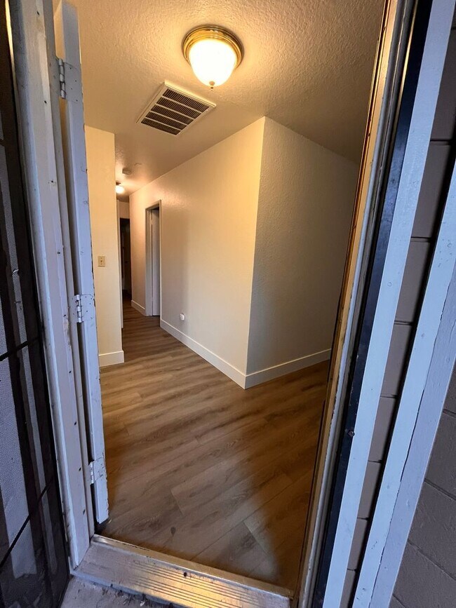 Foto del edificio - 1524 Swarthmore Dr