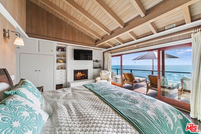 Foto del edificio - 24542 Malibu Rd