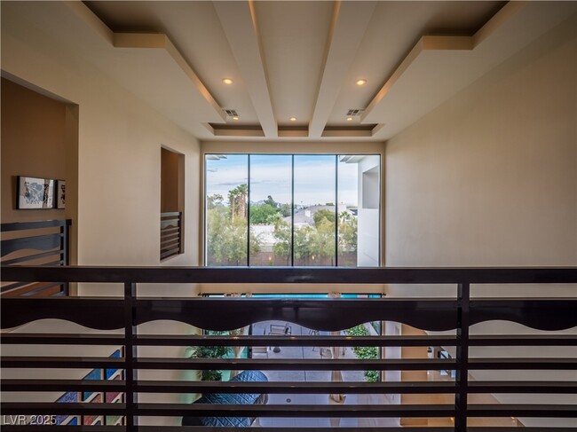 Foto del edificio - 7430 Yonie Ct