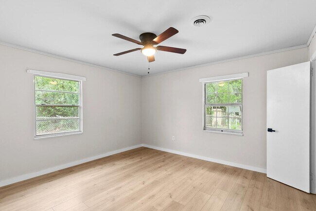 Foto del edificio - 725 40th Pl