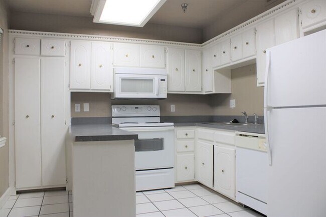 Building Photo - 2242 NW 42nd St