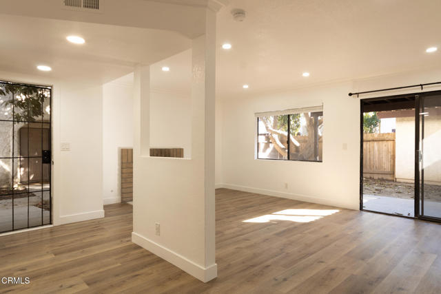 Building Photo - 364 E Bard Rd