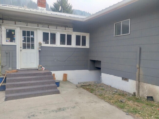 Foto del edificio - Charming Two-bedroom, One-bathroom home in Orofino, Idaho