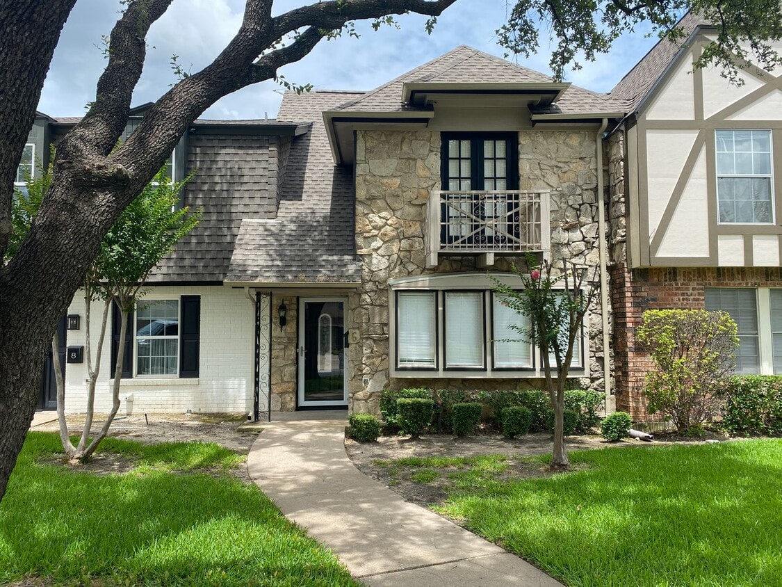Primary Photo - Benbrook Texas Condo for Rent