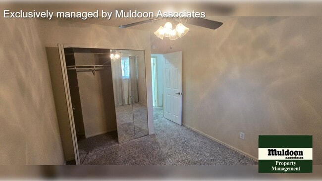 Building Photo - Updated Belmont condo ready now!