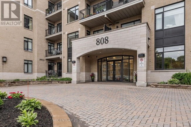 Building Photo - 808 Bronson Ave